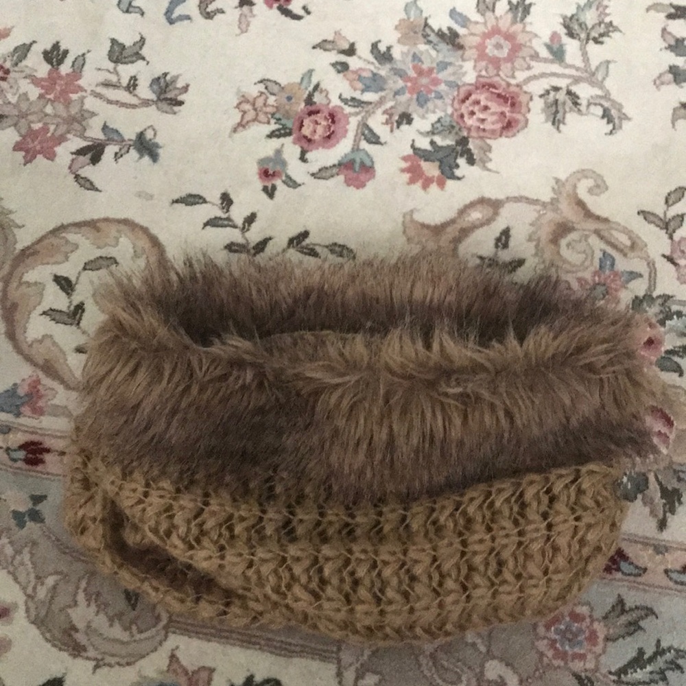 CollectionEighteen camel knit faux fur snood scarf